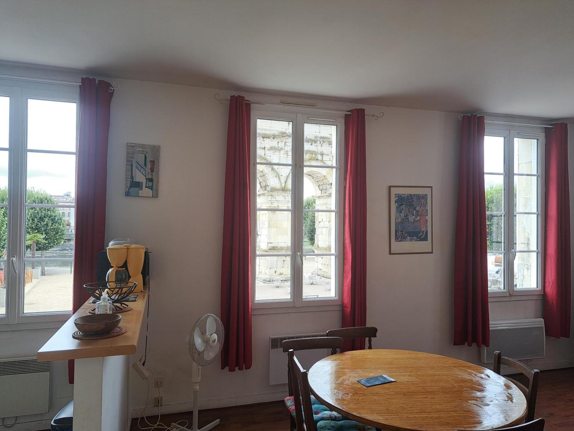 Loft Vue Imprenable Sur Le Vieux Saintes Apartment Exterior photo